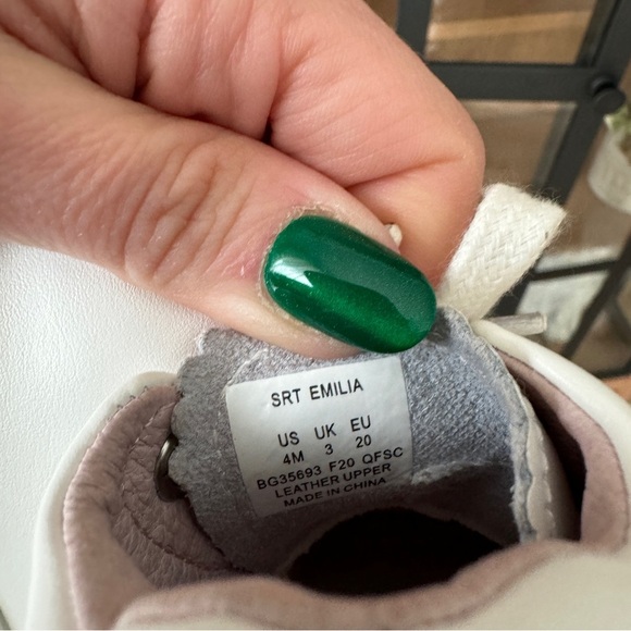 Stride Rite Emilia walking sneakers baby girl first shoes embroidered floral - Picture 6 of 8